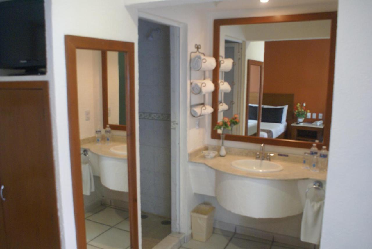 Hotel Arcos Aeropuerto 4*