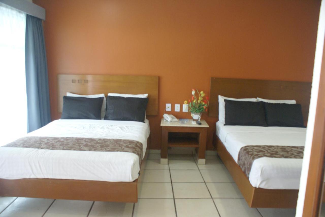 Hotel Arcos Aeropuerto 4*