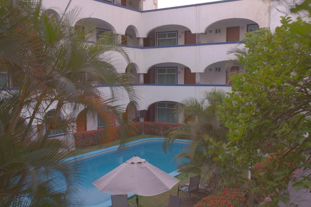 Hotel Arcos Aeropuerto 4*