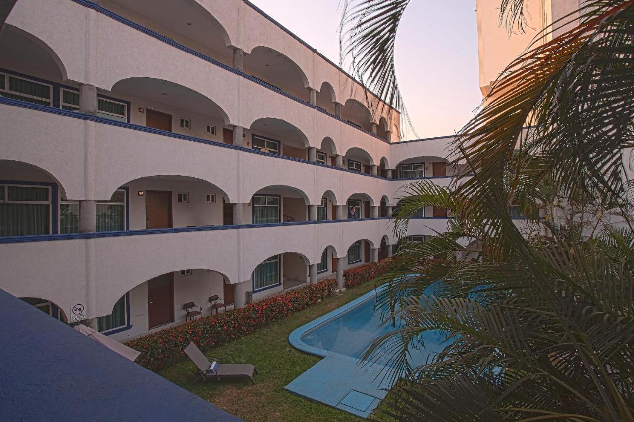 Arcos Aeropuerto Hotel 4*