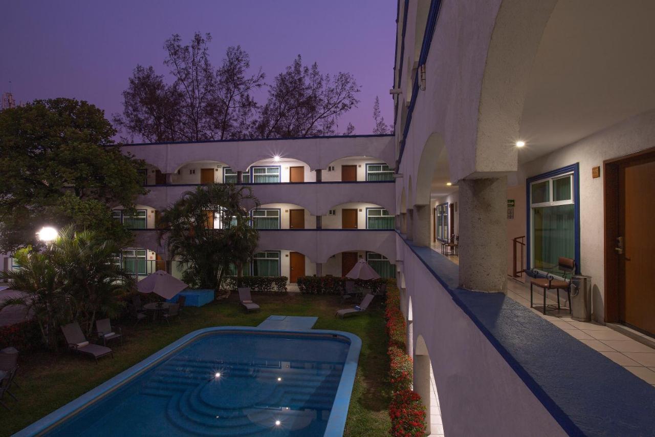 Arcos Aeropuerto Hotel 4*